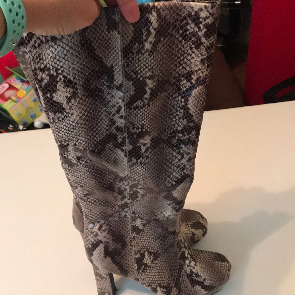 Snake print Knee high boots with heel